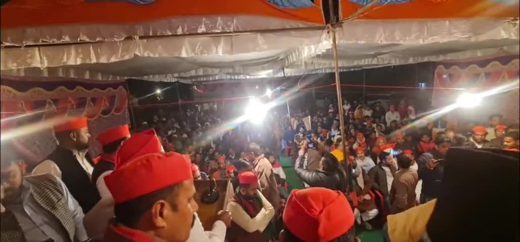 अब नही सहेंगे अत्याचार ।
लायेंगे अखिलेश सरकार ।।
#NoMoreBJP  #22meinbicycle
