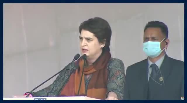 - श्रीमती #priyankagandhi जी। 

#MehangaiHataoRally