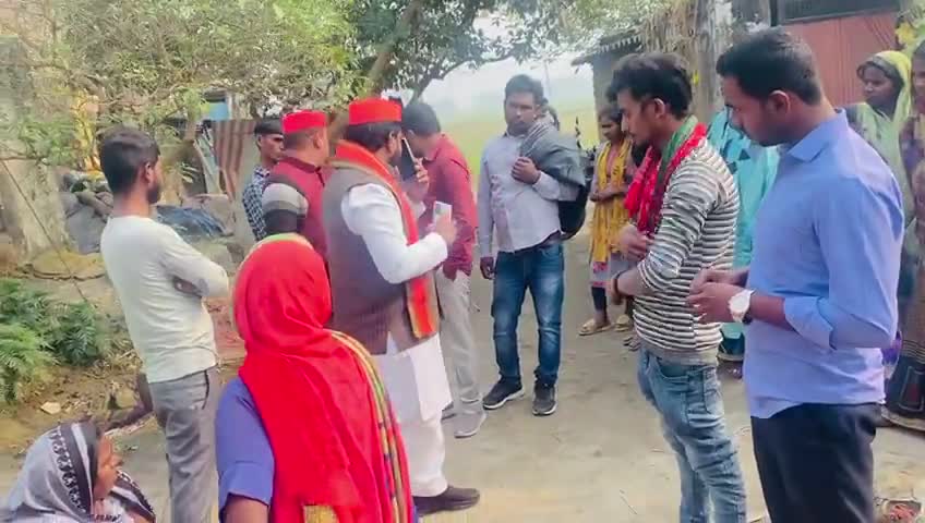 आज अपने विधानसभा क्षेत्र 304 #बांसी क्षेत्र में क्षेत्रीय भ्रमण के दौरान महोखवा गांव के करीब कुटिया गांव में काफी सालों से गांव वालों के पानी निकलने की दिक्कत बनी हुई है भ्रमण के दौरान मौके पर पहुंचने पर मेरे द्वारा उच्च अधिकारियों को तत्का