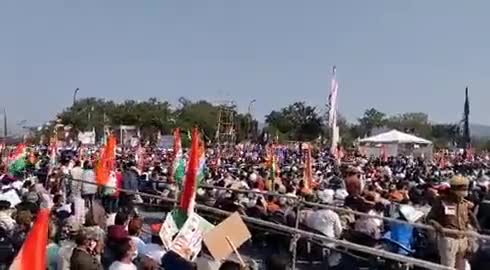 भाजपा निर्मित महंगाई के विरूद्ध मैदान में उमड़ा जनसैलाब है।
भाजपा की उड़ गई नींद, टूट रहे ख्वाब हैं।।

जनता का ऐलान है- गद्दी छोड़ो या महंगाई कम करो।
#MehangaiHataoRally