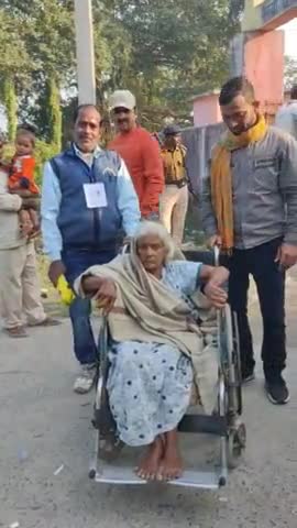 उर्मिला देवी  गढ़ बरुआरी पुरब सुपौल वार्ड क्रमांक-10 जिनका उम्र- 95 साल है
 “मतदान एक नागरिक संस्कार है।”#election2021