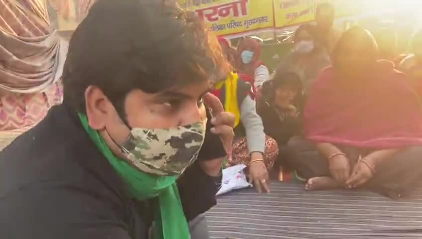 3 जनवरी 2021 को #मुरादनगर, गाजियाबाद के शमशान घाट #हादसे में 24 मृतकों के परिजनों से #मुलाकात कर उनकी समस्याओं को सुना।