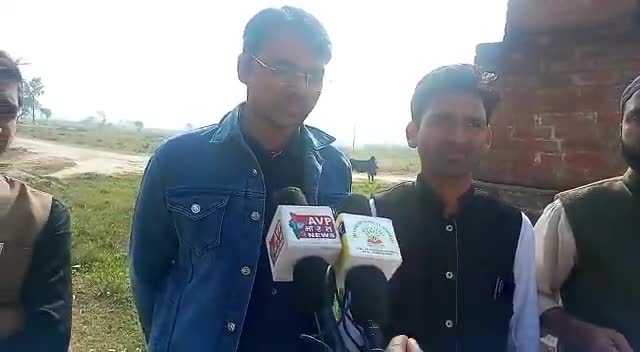 जनपद #खीरी मे #मितौली #बजटपास होने से जर्जर पड़ी #तहसील की पुन बहाली #कंट्रक्शन की #बहुआयामीपार्टी के पदाधिकारियो कीमांग