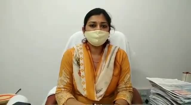 पार्लियामेंट स्ट्रीट: #अवर निबंधक दानापुर अर्पणा जी ने कोरोना के नए वेरिएंट #ओमिक्रोन से बचने के लिए लोगों को जरूरी सावधानियां बरतने को कहा।
