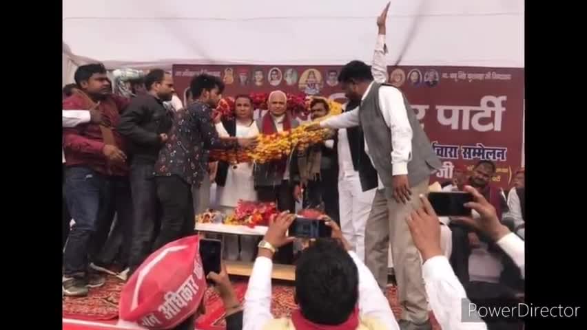 जन अधिकार पार्टी के तत्वाधान में आयोजित #पिछड़ा_दलित_एवं_अल्पसंख्यक_भाईचारा_बनाओ_सम्मेलन आगरा में बतौर 
मुख्य अतिथि 
#राष्ट्रीय_अध्यक्ष_माननीय_बाबू_सिंह_कुशवाहा_जी 
#जन_अधिकार_पार्टी #माननीय_बाबू_सिंह_कुशवाहा_जी #