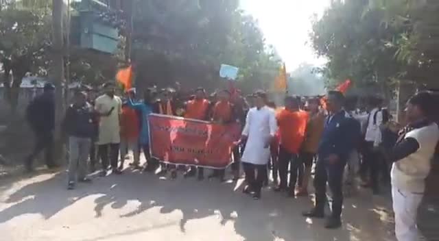 बिहार के विश्वविद्यालयों में व्याप्त शैक्षिक अराजकता एवं  भ्रष्टाचार के विरुद्ध तिलकामांझी विश्वविद्यालय, भागलपुर के कार्यकर्ताओं ने आज छात्र गर्जना रैली के माध्यम से शासन-प्रशासन को कड़ा संदेश दिया। 

#abvpforeducation