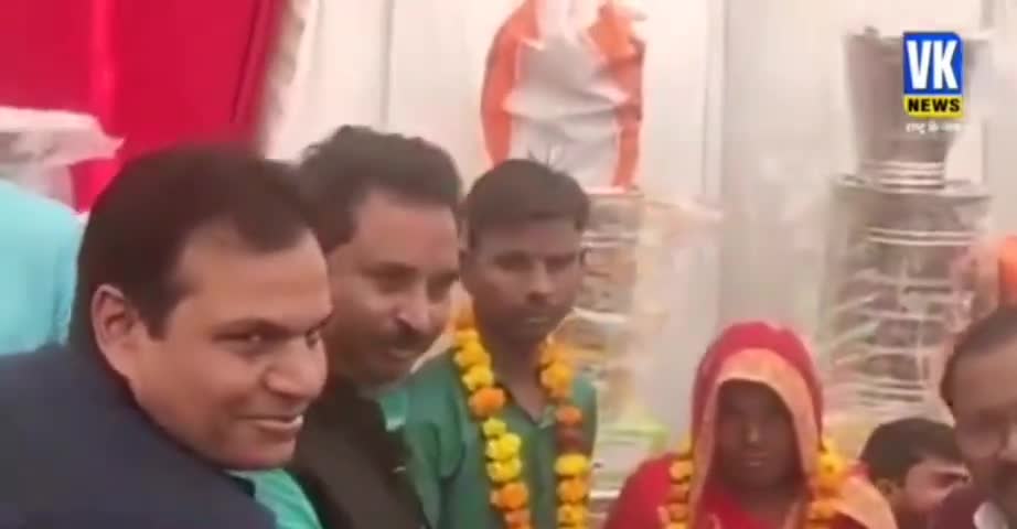 शादी के मंडप में, भाई बहन ने जो किया उसे सुनकर अधिकारी हैं परेशान, आप भी देखें पूरा वीडियो,#vk#news