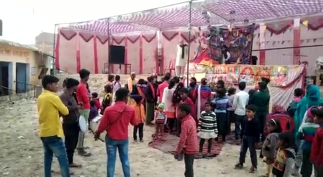 मजरा जात सकीट के सभी क्षेत्रवासियों के सहयोग से ग्राम शेखपुरा गमा देवी मंदिर पर श्रीमद् भागवत का शुभारंभ हो चुका है आप लोग जरूर आएं और श्रीमद् भागवत का आनंद लें और मां गमा देवी का आशीर्वाद जरूर लेकर जाएं आपका अपना #बृजेश कुमार #लोनिया चौहान