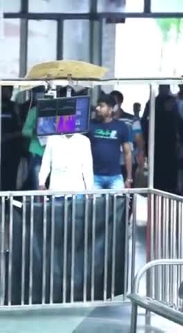 #AkshayKumar took to his twitter to shower love to his fan page for this powerful video of him from the sets of #OMG2