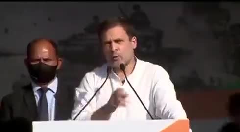 मोदी सरकार धर्मनिरपेक्षता के साथ साथ शर्म निरपेक्षता भी घोल के पी गयी है।

#विजय_सम्मान_रैली #VijayDiwas2021