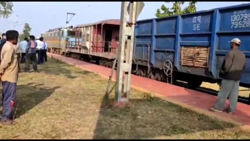 बालाघाट: समनापुर के बीच रेलवे के उच्च अधिकारी द्वारा मालगाड़ी की टिटवा स्टेशन के पास की गई मॉक ड्रिल #ट्रेनिंग