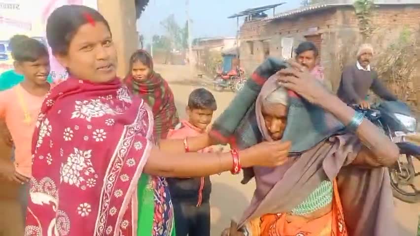 चैनपुर: पंचायत झारिवा अकारही में किया कमल वितरण #भावी मुखिया प्रत्यासी सोनी कुमारी