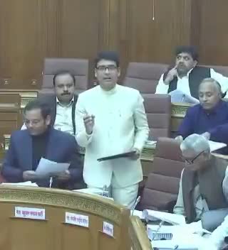 भाज़पा सरकार कह रही है UP में ऑक्सिजन की कमी से कोई मौत नही।
फिर सिलेंडर की मारामारी क्यों मची थी?
#copy
#bjp