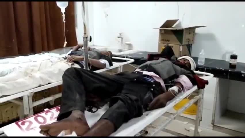 सैफई: #हवाई पट्टी नहर पुल पर चार पहिया कार और बाइक की भिड़ंत तीन सगे भाई हुए घायल मेडिकल यूनिवर्सिटी सैफई में भर्ती।