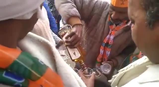दारू+ UP+ योगी= दुरूपयोगी

Painkiller बंट रही है #Narendra Modi  जी.

सब ठीक?