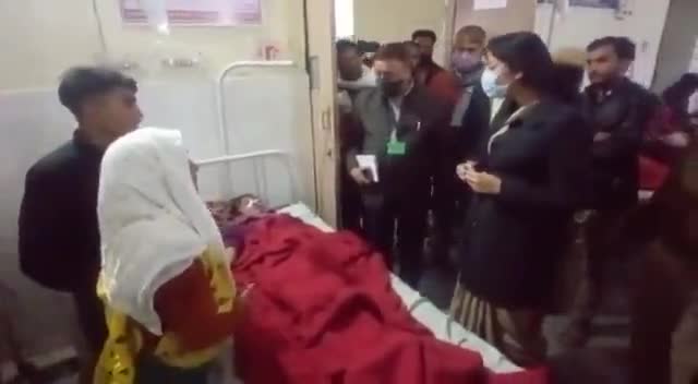 #टोंक के देवनारायण बालिका आवासीय विद्यालय चराई में दाल-बाटी खाने से छात्राओं की तबियत बिगड़ी
#Tonk #goverment #School