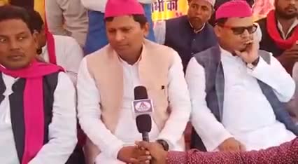 20 दिसंबर वाराणसी में मीडिया से वार्ता करते #भागीदारी_पार्टी के राष्ट्रीय प्रमुख महासचिव डॉक्टर #महेश चंद्रा प्रजापति जी