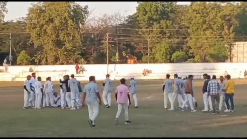 डूंगरपुर: जैन प्रीमियर लीग क्रिकेट प्रतियोगिता में आज पद्मावती क्लब 40 रनों से विजय रही #लक्ष्मण मैदान