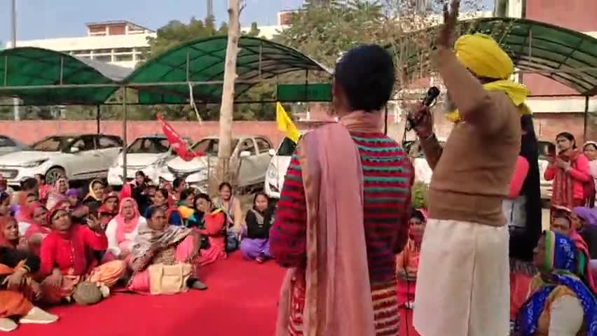 सिरसा: आंगनवाड़ी कार्यकर्ताओं के धरने में पहुंचा बड़ा किसान नेता, बोली बड़ी बात, बताया  कैसे जल्दी मिलेगी जीत।।
#publicvoice24