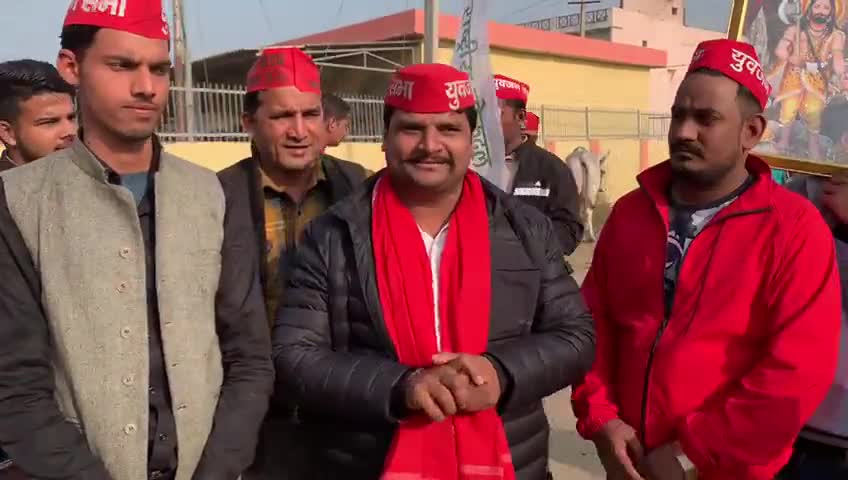 अलीगढ़ इगलास की जनता ने संयुक्त रैली में पहुंचकर इतिहास रचा जयंत चौधरी ने सभा को संबोधित किया 6 किलोमीटर दूर तक लोग पैदल चल रहे थे वीडियो को देखें शेयर करें #राजनीत