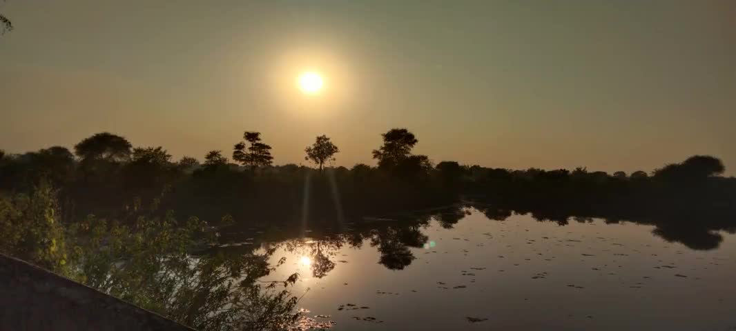 जन्म मरण कि रीत को भुलो जीवन का चल साथी बन जा, कोई गर न हो संग में तो खुद में खुद का साथी बन जा।
#शुभ_प्रभात https://t.co/Zoyoze6K4s