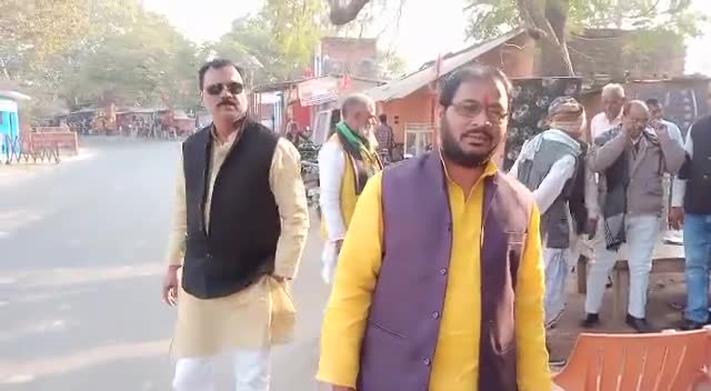 #380_मुगलसराय_विधानसभा के पांडेयपुर नियामताबाद में विभिन्न स्थानों पर #जन_संपर्क में क्षेत्रीय लोगों से मिला।