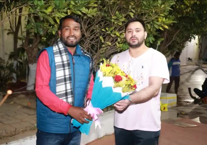 आप सभी को #मानवता की रक्षा के लिए सर्वस्व निछावर करने वाले प्रभु ईसा मसीह के जन्मदिवस #क्रिसमस की शुभकामनाएं!
   ||____🙏🙏❤🤲🤝 और 🤝🤲❤🙏🙏_____||
तुलसी पूजन दिवस पर बहुत बहुत बधाई :- मुकेश यादव जिलाध्यक्ष
