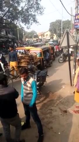 जहानाबाद: Jehanabad #lal mandir dardha nadi ke pass kafi bhid lag rahi hain pul ke wajah se