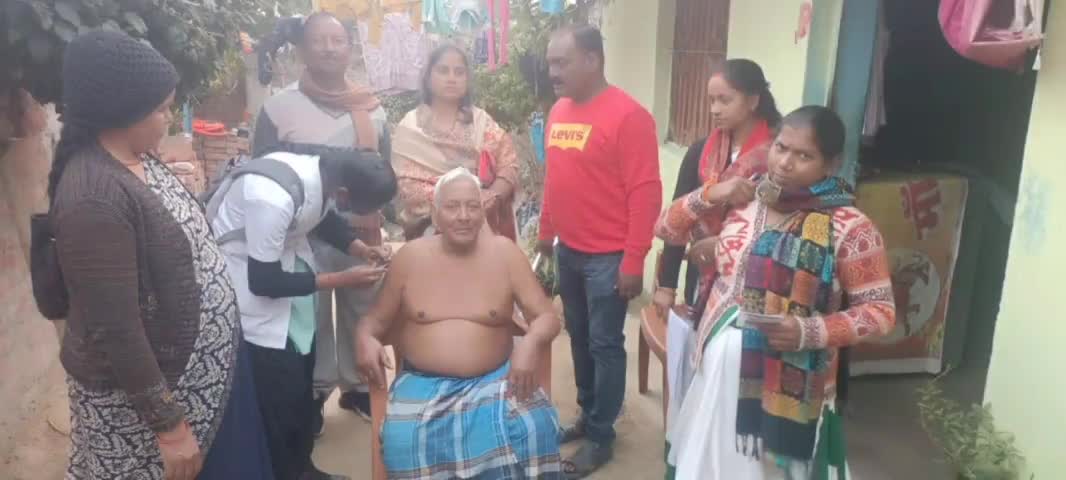 गढ़वा: गढ़वा नगर परिषद के वार्ड सात में लगाया गया वैक्सीनेशन कैम्प#वैक्सीनेशन#कैम्प