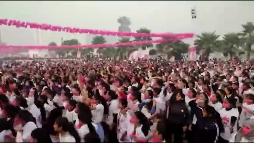 लड़कियों ने लड़ कर योगी सरकार के प्रशासन से परमिशन ली
लड़कियां तैयार हैं दौड़ने के लिए
#ladkihoonladsaktihoon