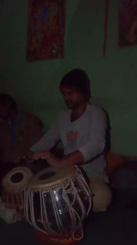 आरा: #number(7654537845)Ara ke Bandhan tola me (Indian classical music class) में हमारे गुरु जी लाइट कट जाने के बाद भी ।