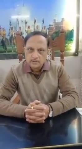 आगरा: #SSPAGRA
खंदौली टोल पर बस लूट की घटना के सम्बन्ध में श्रीमान वरिष्ठ पुलिस अधीक्षक महोदय जनपद आगरा द्वारा दी गयी बाईट...