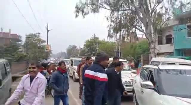 भाजपा की विश्वास यात्रा के चलते लालगंज में लगा भीषण जाम#अभय सिंह