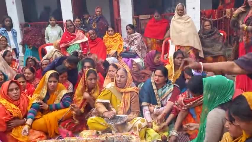 मैरवा: मैरवा राम जानकी मंदिर भागवत महापुराण कथा का समापन पर महिलाओं ने किया हवन#Mairwa अनू गुप्ता की रिपोर्ट