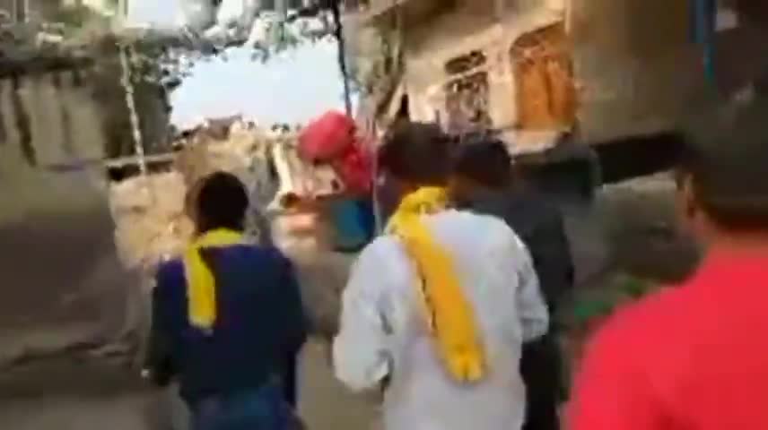 मंडल आर्मी व क्रांतिकारी पिछड़ा वर्ग संघर्ष समिति के पदाधिकारी 10 जनवरी जिला मुख्यालय दबरई फिरोजाबाद आरक्षण बचाओ महा आंदोलन को सफल बनाने के लिए कर रहे डोर टू डोर जन संर्पक मिल रहा भारी समर्थन - #आरक्षण #निजीकरण #जातिजनगणना