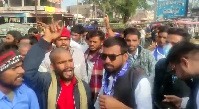 तानासाही सरकार संविधान विरोधी सरकार का पुतला दहन किया ।
#gabbarsingh765.gs 
#bhimarmychief 
#bhimtal 
#bhopal