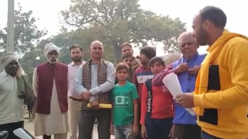 10 जनवरी #आरक्षण बचाओ महा आंदोलन जिला मुख्यालय दबरई फिरोजाबाद को सफल बनाने के लिए मंडल आर्मी व KPSS के पदाधिकारियों के साथ ग्राम ऊबटी में जन सम्पर्क कर आंदोलन में शामिल होने की अपील की ~ अनिरुध्द सिंह विद्रोही #निजीकरण #जातिजनगणना