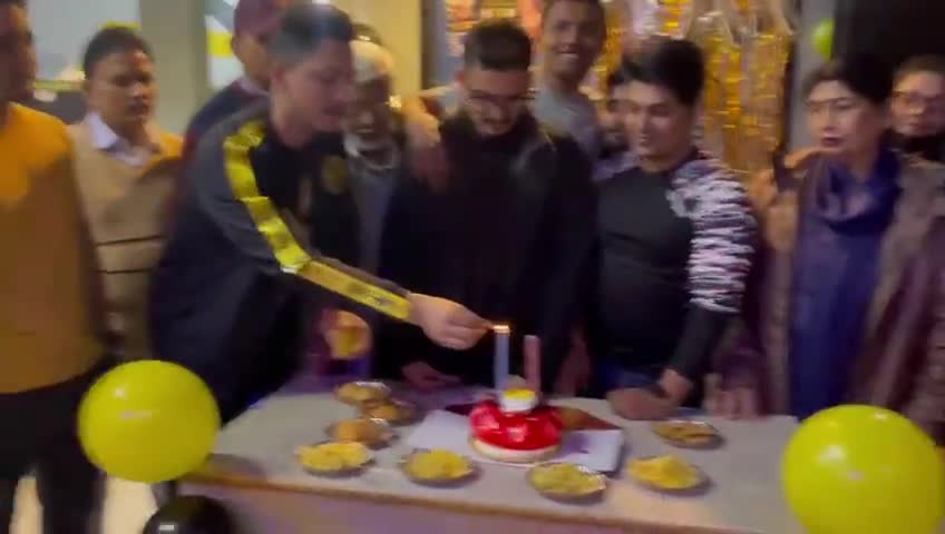 #फिटनेस बॉक्स जिम में केक काटकर मनाया गया नव वर्ष