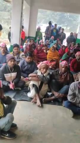 प्रथम महिला शिक्षिका, महिला सशक्तिकरण में अद्भुत योगदान देने वाली शिक्षा की देवी माता #सावित्रीबाई_फुले जी की जयन्ती पर #कप्तानगंज_विधानसभा क्षेत्र के बनकटा दूबे गांव में लोगों को इनके विचारों से अवगत कराया गया
इस मौके पर #जन_अधिकार_पार्टी