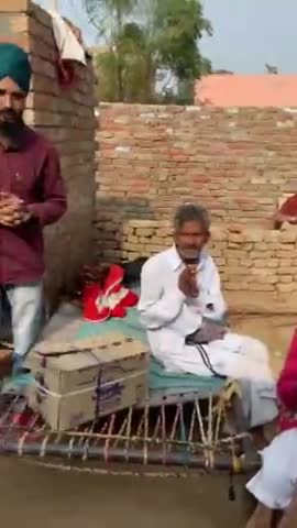 Happy new year #2022#नए साल पर एक जरूरतमंद परिवार को दीया 1 महीने का राशन और की गई स्नानघर बाथरूम की सेवा