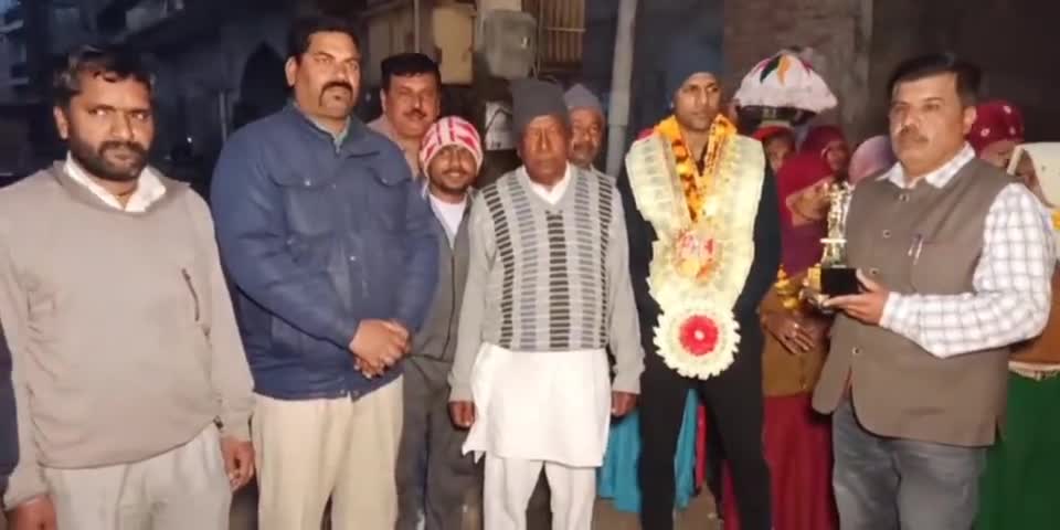 जालंधर में आयोजित बॉक्सिंग अकैडमी 
यशपाल प्रजापति ने जीता गोल्ड मेडल परिवार में खुशी की लहर
#भिवानी
#gold_medal
#boxing