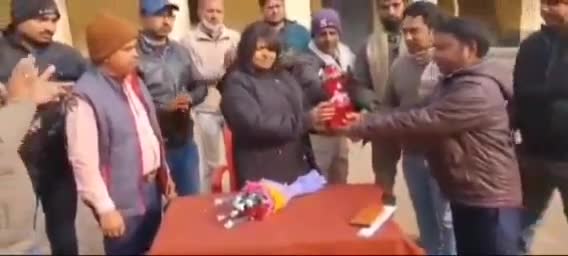 बिहारशरीफ,मॉडल मध्य विद्यालय में प्रधाना अध्यापिका सुनीता सिन्हा को राजकीय शिक्षक सम्मान मिलने पर #Nalnada
#Biharsharif