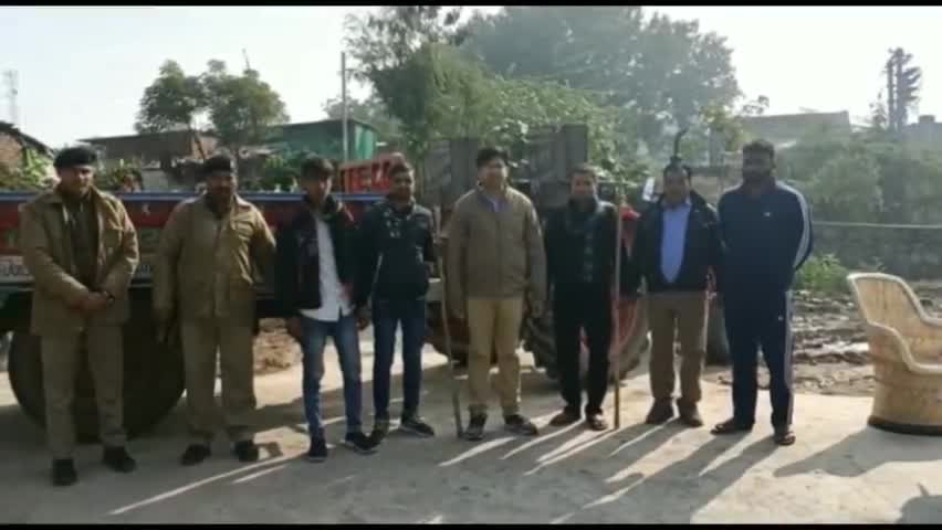 इंद्रगढ़: माखीदा के समीप घड़ियाल अभ्यारण्य से बजरी खनन करते हुए ट्रैक्टर-ट्रॉली को वन विभाग की टीम ने किया जब्त #अवैध_खनन