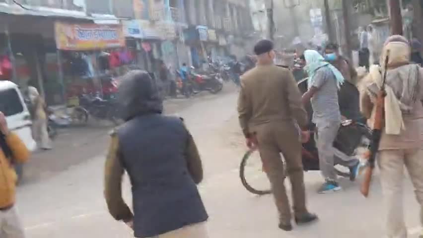 #कोराना के बढ़ते संक्रमण को देखते हुए #मास्क लगाओ अभियान बिहार के साथ साथ चकाई में भी हुआ तेज.