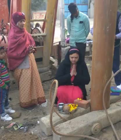 #जल_ही_जीवन_है 
हमारे वार्ड 66 में गोपाल नगर के निवासियों की जल समस्या के निवारण हेतु एक और 8" की बोरिंग का शुभारम्भ किया गया |
इससे स्थानीय लोगों में ख़ुशी की लहर नज़र आई |
इस अवसर पर श्री मनोज शर्मा, श्री प्रदीप शर्मा, श्री गौतम जी उपस्थित