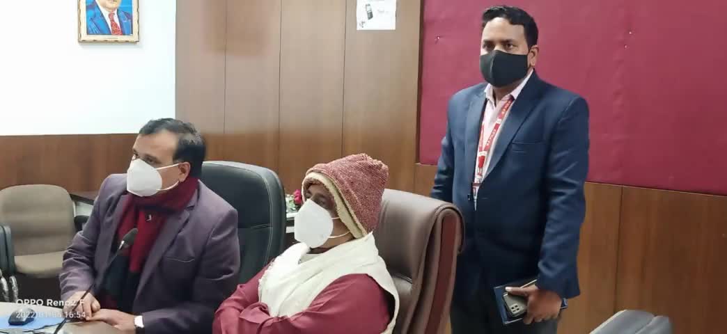 #पन्ना 

मध्य प्रदेश पिछड़ा वर्ग कल्याण आयोग के अध्यक्ष श्री गौरीशंकर बिसेन जी के साथ आज कलेक्ट्रेट सभागृह पन्ना में जिले के संबंधित अधिकारियों के साथ बैठक की ।
BJP Madhya Pradesh