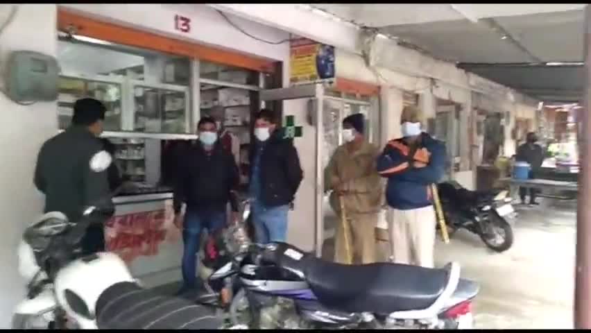 डबवाली: डबवाली में कोरोना की गाइडलाइन्स का पालन न करने वालों को नगरपरिषद की टीम ने किया सावधान #कोरोना #ओमीकोरोना #news