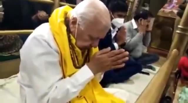 केरल के राज्यपाल , आरिफ मोहम्मद खान ने महाकाल मंदिर में की पूजा अर्चना।।।।
#Governor
#keralanews 
#madhyapradesh