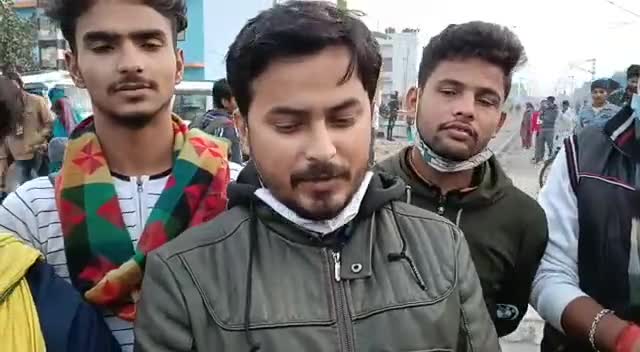 दरभंगा: भयंकर जाम के खिलाफ दोनार गुमती पर एमएसयू सेनानी ने किया विरोध प्रदर्शन
#bihar #darbhanga #latestnews #breakinnews #news