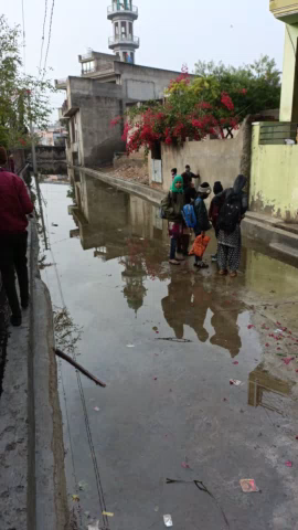 मकराना: #kuchaman City जिसे शिक्षा नगरी बोलते हैं वार्ड नंबर 39 यह एक आम रास्ता है जिस में कोई सुनवाई नहीं होती है #आसिफ खान